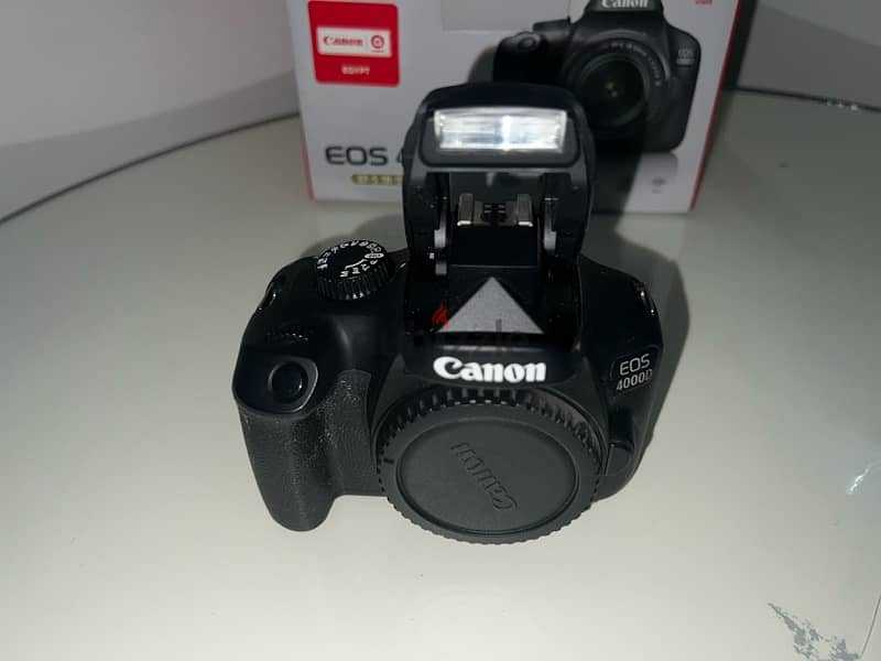 Camera Canon EOS 4000D 1