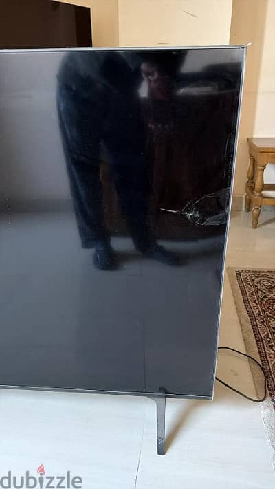 تلفزيون LG مكسور هوا لسه جديد لم يستعمل سوي ٢ شهر