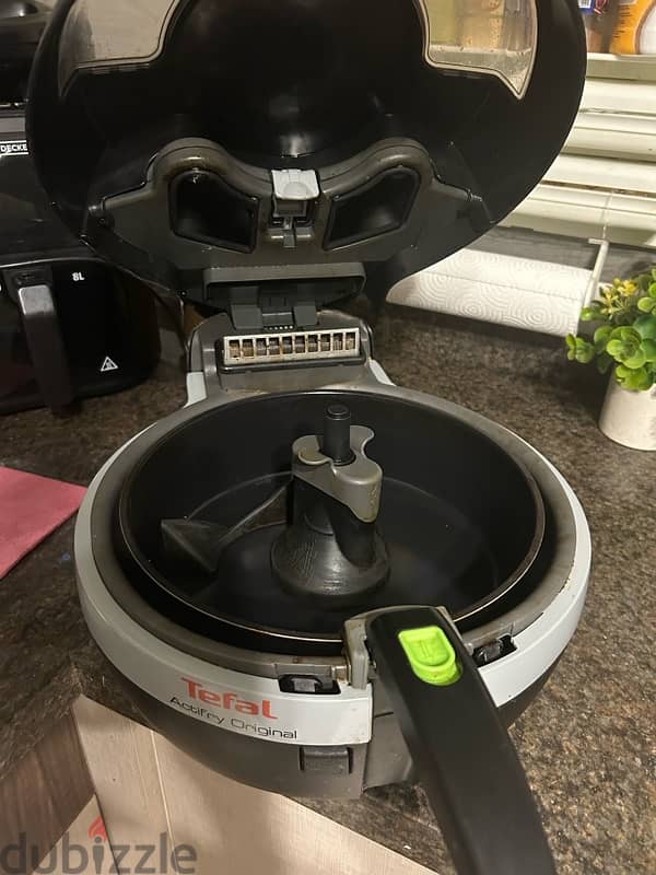 Tefal Air-fryer 1.2L ايرفراير حاله ممتازه ل٤ افراد 1