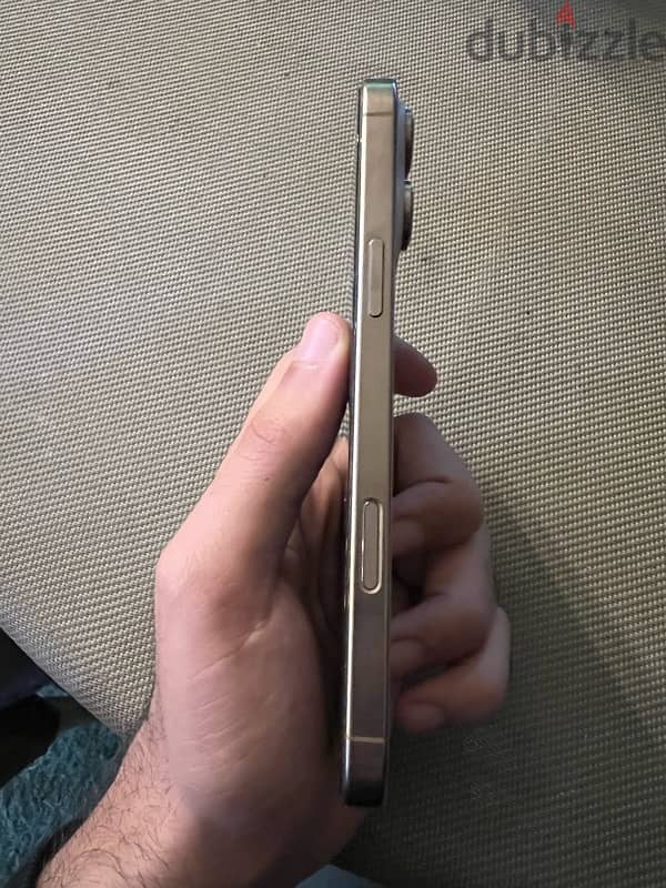 iPhone 16 pro max 1