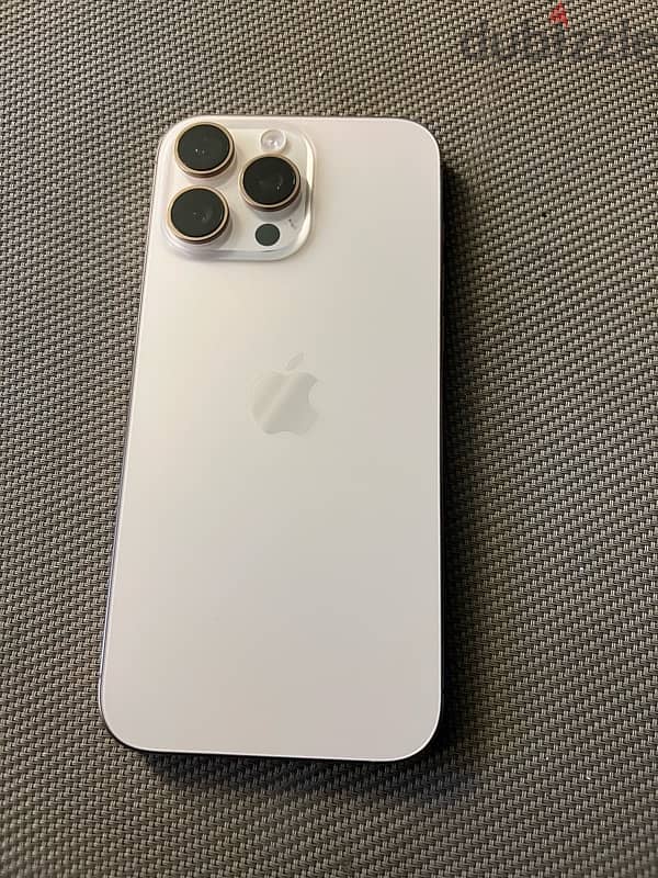 iPhone 16 pro max 2