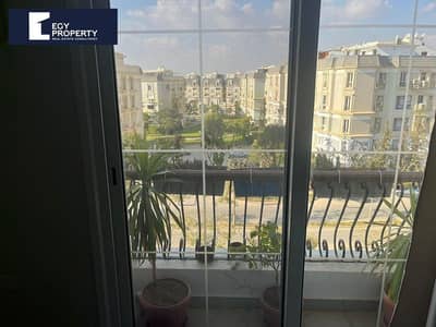 With a Prime View Luxury Apartment for Sale in Mountain View Hyde Park - New Cairo