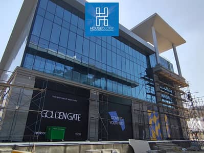 Office for sale in the Golden Gate project, Fifth Settlement, directly on 90th Street. Delivery within two years.