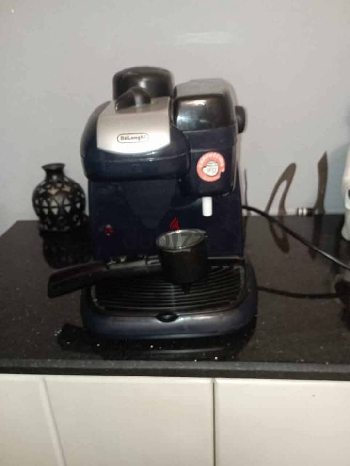 De'Longhi coffee machine 1
