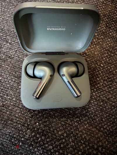 oneplus pro 2 (ear buds - original - like new)