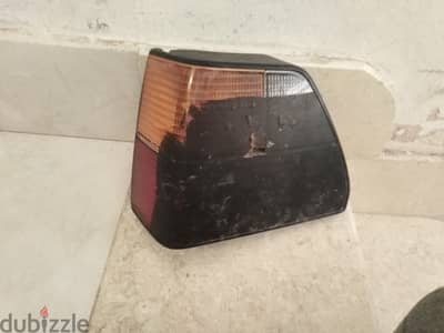 فانوس خلفي  فولكس جولف 2شمال به كسر بسيط غير مؤثر