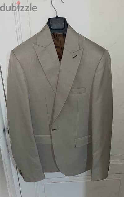 Men’s Caramel Beige Suit – Like New