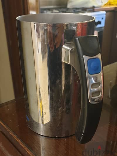 milk frother  خافق الحليب والفوم