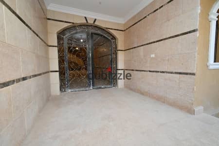 A villa for immediate occupancy for sale in Al-Bengsaj 4, containing 6 apartments, including one super deluxe finished apartment, a basement, and room