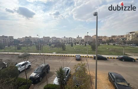 شقة للبيع متشطبة سوبر لوكس بفيو مميز جدا على اكبر جاردن في منطقة جنوب الاكاديميه - التجمع الخامس