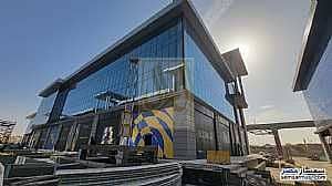 Administrative headquarters on the 720 m2 southern 90th Street - in front of the American University