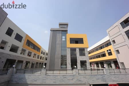 محل تجاري أرضي جاهز للعمل فورًا داخل Mercado Mall