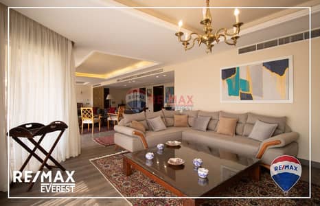 Luxurious furnishing Apartment in City View