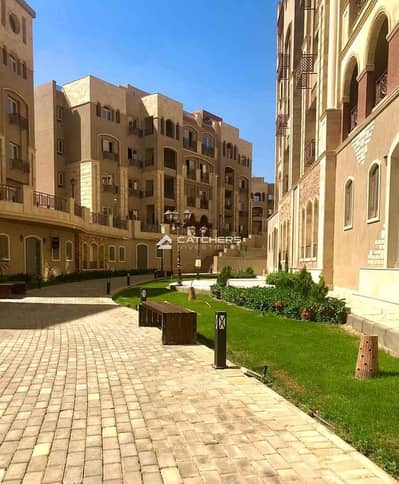 شقة 3 غرف استلام فوري في كمبوند على محور التسعين الجنوبي مباشرة متكامل الخدمات بقلب التجمع الخامس
