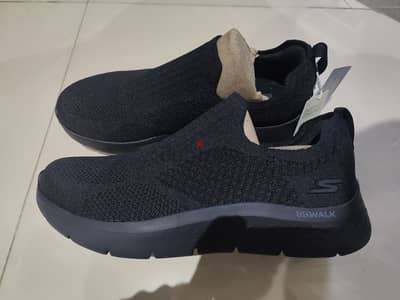 Skechers 42.5