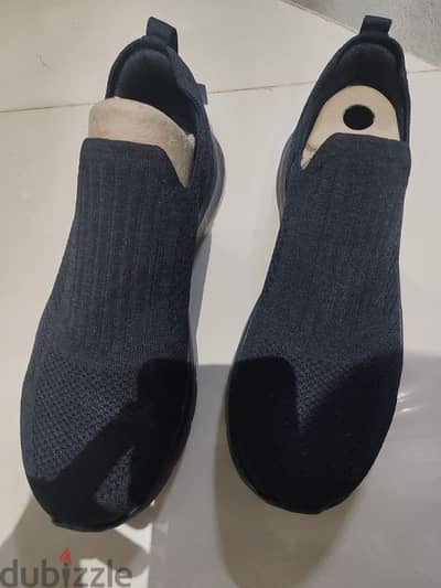 Skechers 42.5