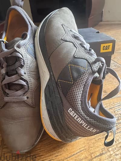 original CAT shoes size 43 with box and half price