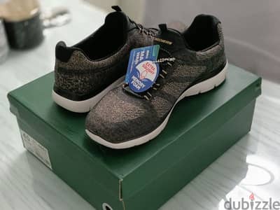 Skechers Brand New Original Sneakers حذاء سكتشرز اصلي مريح لقطة الكويت