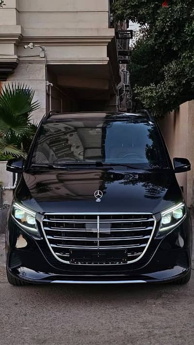 مرسيدس فيانو 2026 للايجار بسائق او بدون -Mercedes V300 For Rent