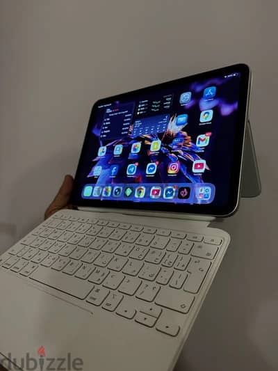 Ipad A16 2025 100% battery, with original Apple Magic Keyboard Folio