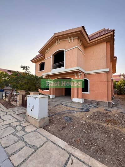Villa for sale in Madinaty unfinished interior all installments paid at a bargain price in a prime location close to services on prime land.