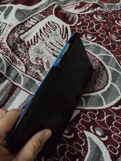 تاب لينوفو للبيع