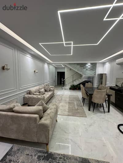 Villa for sale, townhouse, middle, Continental Residence compound, next to Beverly Hills. Sale includes kitchen, air conditioning, appliances, and ful