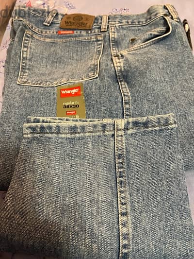 بنطلون جينز ماركه Wrangler  مقاس 38x30  قطن 100% وارد امريكا