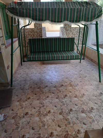 مرجيحة ٣ مقاعد في حالة جيدة