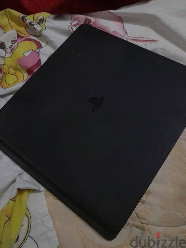 ps4 slim with 3 controllers 1