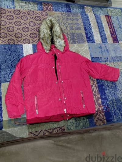 جاكت وتربروف وارد الخارج بحاله جيده مقاس XL