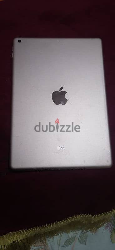 البيع او البدل ipad 8 wifi 32giga