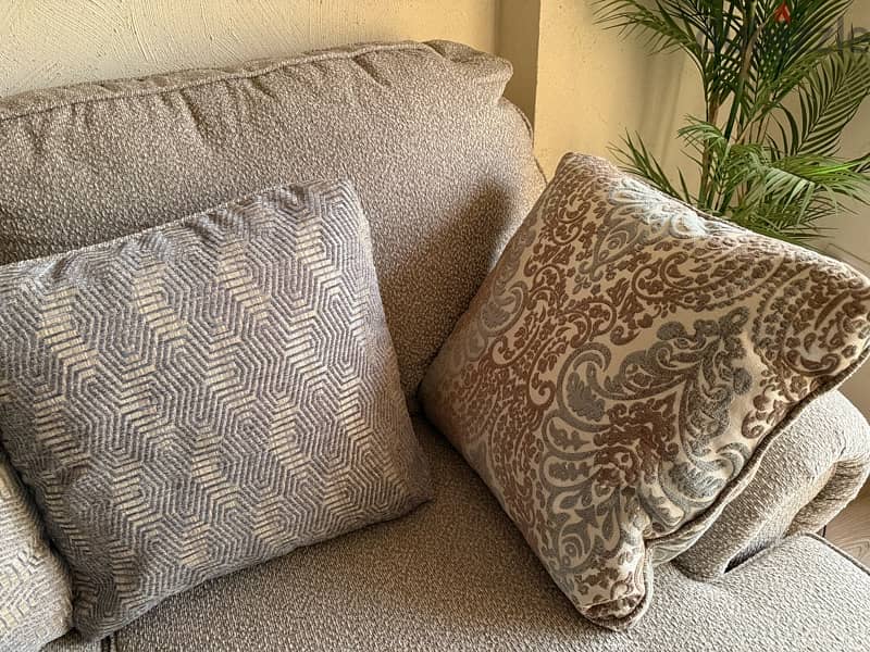 2 Sofa sets 1