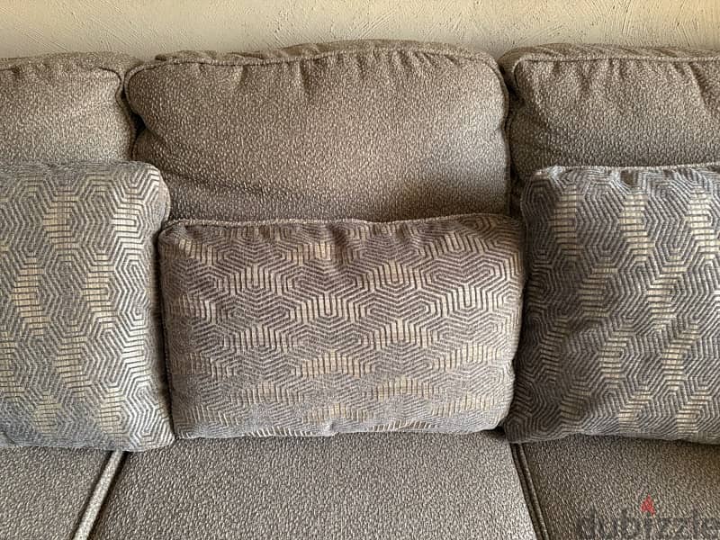 2 Sofa sets 3