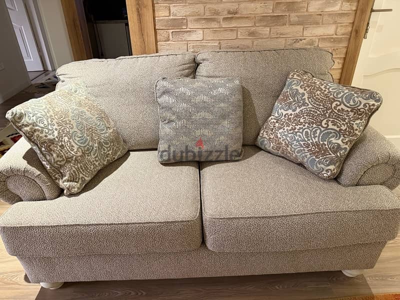 2 Sofa sets 4