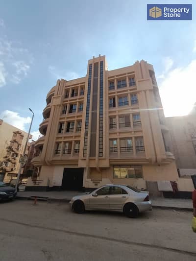 مبني للبيع  مساحه 1600م في موقع متميز بجوار كارفور المعادي والدائري