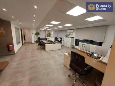 Administrative office for rent, 1000 square meters, furnished and equipped, super deluxe finishing, on the Maadi Ring Road