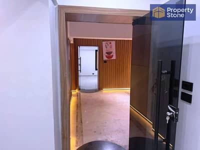 Administrative office for rent: 600 square meters, ultra-super-luxurious, in a prime location directly on the ring road.