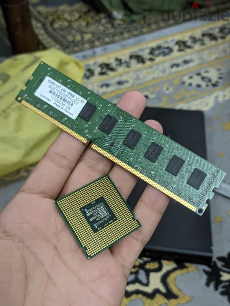 ده معالج core2duo و ram 2g ddr3 الاتنين مع بعض ب300ج رقم التليفون 0114 ...