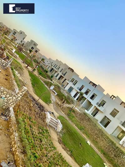 تاون هاوس فيلا للبيع موقع مميز جدا متشطب بالكامل باقل من سعر السوق في اويست  O West