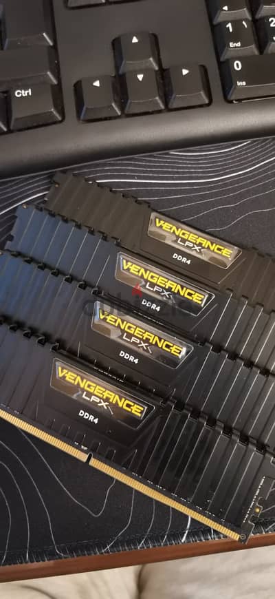 CORSAIR VENGEANCE LPX 32GB