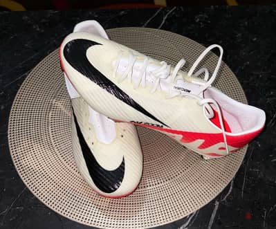 nike airzoom academy size 44