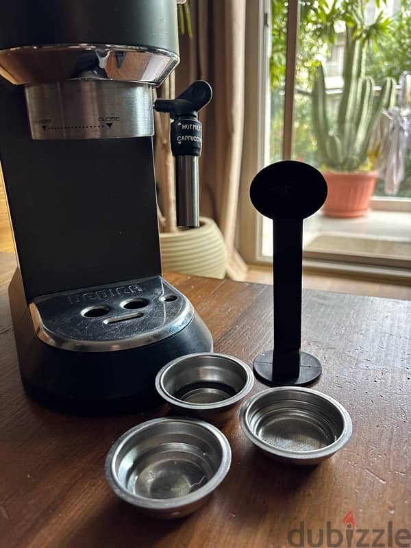 Delonghi coffee machine 1