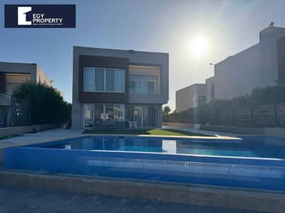 فيلا للبيغ في هاسيندا باي الساحل الشمالي بحمام سباحه خاص صف اول على البحر بالتقسيط