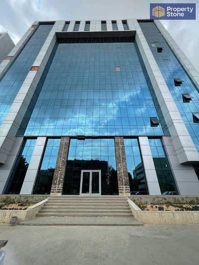 مكتب اداري للايجار٦٠٠متر تشطيب سوبر ديلوكس   مرخص ومجهز بالكامل لكبري الشركات بالمعادي الجديده