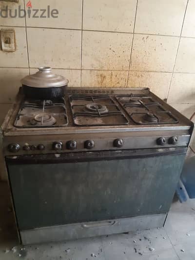 بوتاجاز كريازي ٩٠ سم شغال بحالة ممتازة