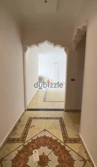 apartment for rent in khamayel compound