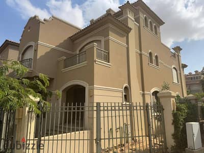 لبيع توين هاوس نص تشطيب فى el patio oro  فى التجمع الخاس القاهرة الجديدة