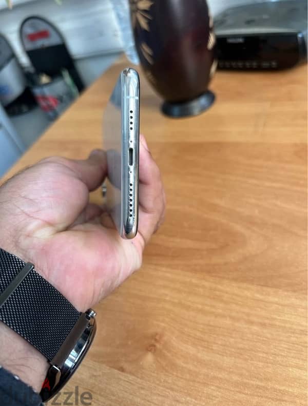 ايفون xs max 4
