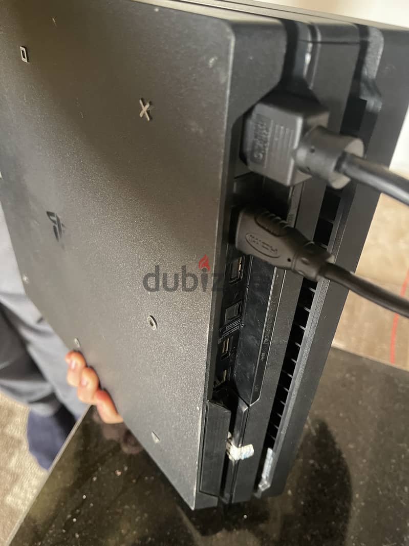 Ps4 pro 1 TB 2